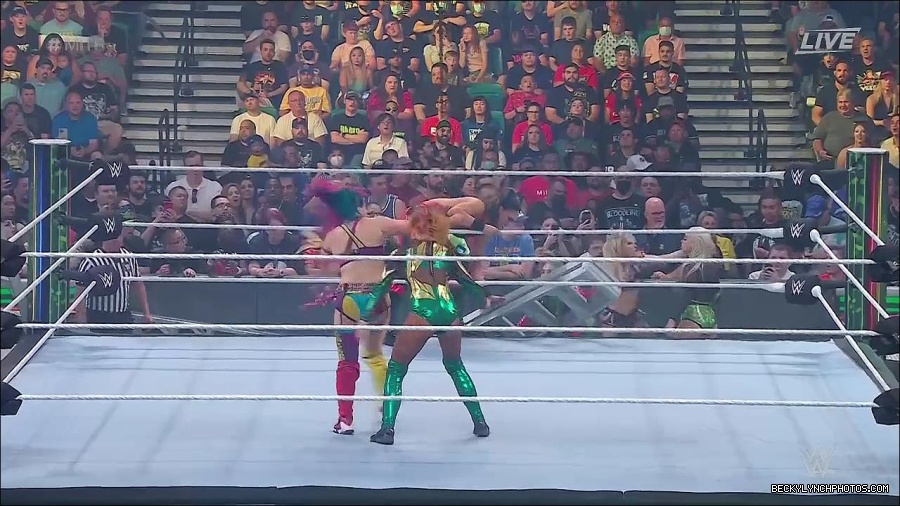 WWE_Money_In_The_Bank_2022_720p_WEB_h264-HEEL_mp4_000724754.jpg