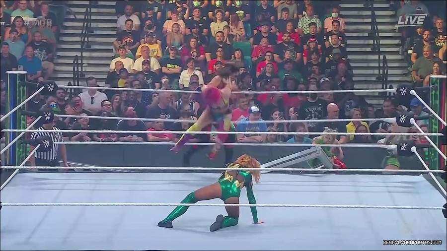 WWE_Money_In_The_Bank_2022_720p_WEB_h264-HEEL_mp4_000727154.jpg