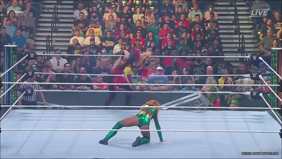 WWE_Money_In_The_Bank_2022_720p_WEB_h264-HEEL_mp4_000727554.jpg