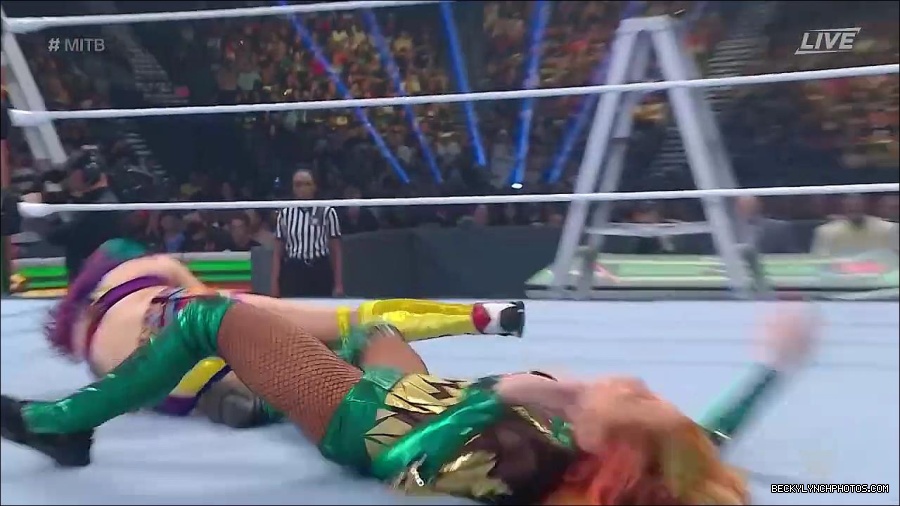 WWE_Money_In_The_Bank_2022_720p_WEB_h264-HEEL_mp4_000730354.jpg