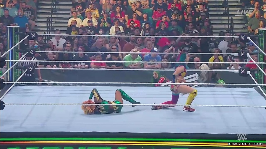 WWE_Money_In_The_Bank_2022_720p_WEB_h264-HEEL_mp4_000731554.jpg