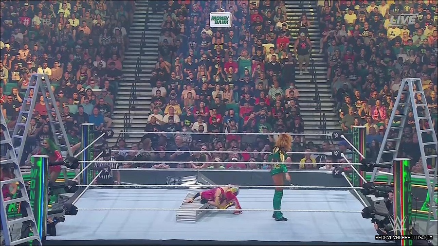 WWE_Money_In_The_Bank_2022_720p_WEB_h264-HEEL_mp4_000749154.jpg