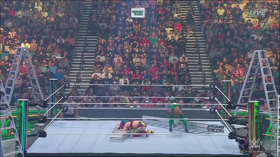 WWE_Money_In_The_Bank_2022_720p_WEB_h264-HEEL_mp4_000758754.jpg