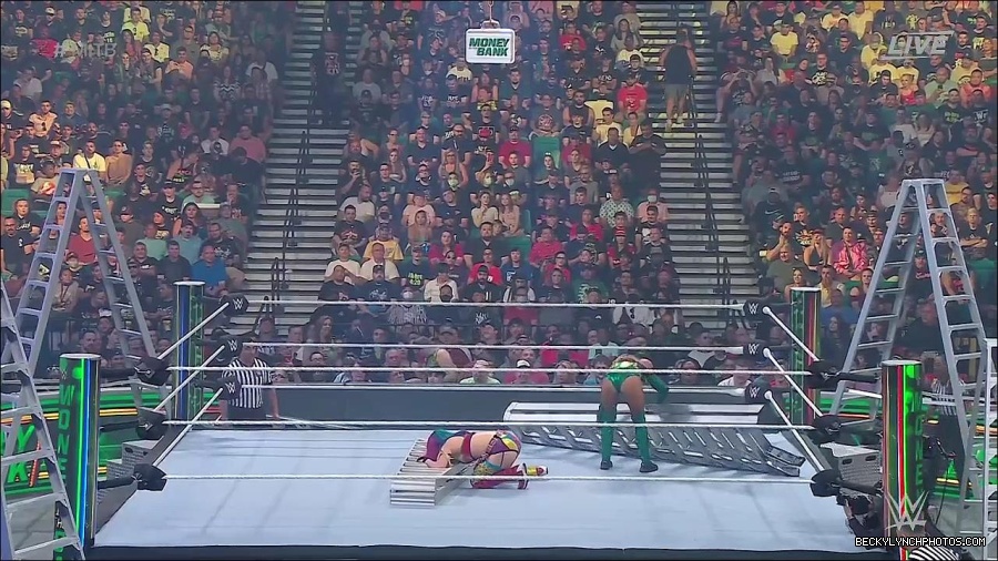 WWE_Money_In_The_Bank_2022_720p_WEB_h264-HEEL_mp4_000759154.jpg