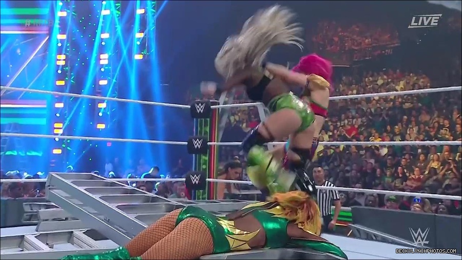 WWE_Money_In_The_Bank_2022_720p_WEB_h264-HEEL_mp4_000775954.jpg