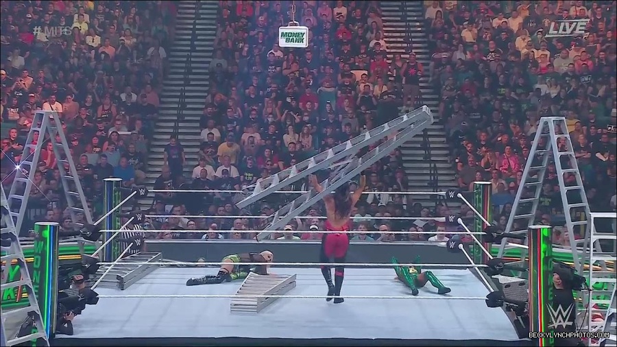 WWE_Money_In_The_Bank_2022_720p_WEB_h264-HEEL_mp4_000811187.jpg