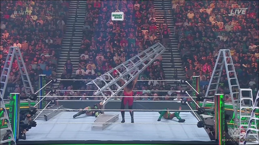WWE_Money_In_The_Bank_2022_720p_WEB_h264-HEEL_mp4_000812787.jpg