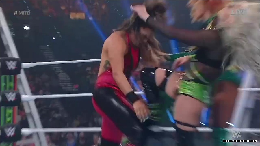 WWE_Money_In_The_Bank_2022_720p_WEB_h264-HEEL_mp4_000823987.jpg