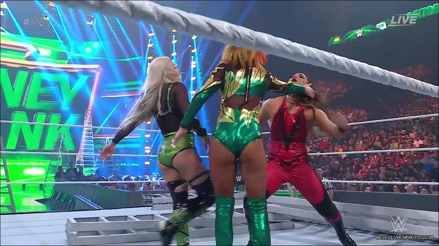 WWE_Money_In_The_Bank_2022_720p_WEB_h264-HEEL_mp4_000824387.jpg