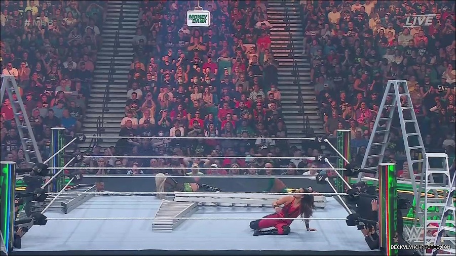 WWE_Money_In_The_Bank_2022_720p_WEB_h264-HEEL_mp4_000837587.jpg