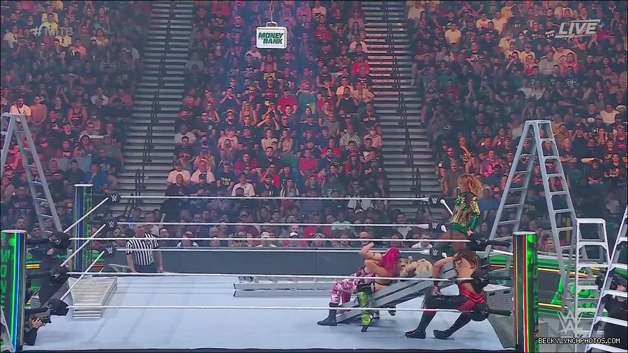 WWE_Money_In_The_Bank_2022_720p_WEB_h264-HEEL_mp4_000931987.jpg
