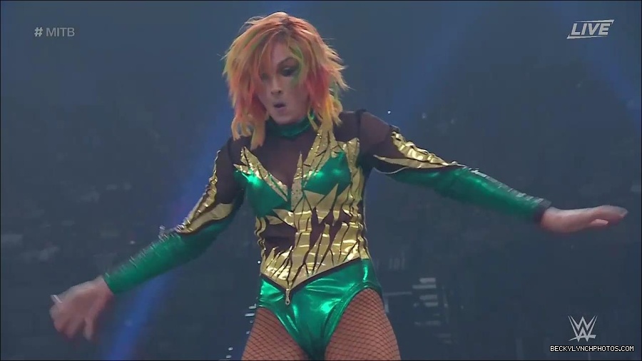 WWE_Money_In_The_Bank_2022_720p_WEB_h264-HEEL_mp4_000933587.jpg