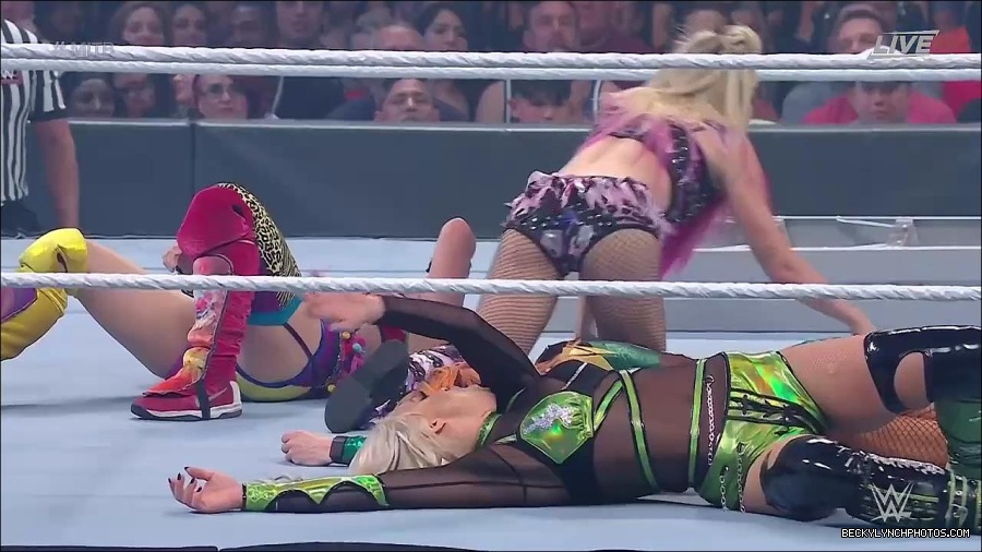 WWE_Money_In_The_Bank_2022_720p_WEB_h264-HEEL_mp4_000965587.jpg
