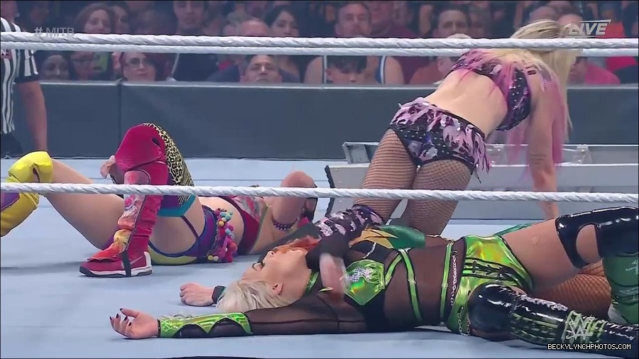 WWE_Money_In_The_Bank_2022_720p_WEB_h264-HEEL_mp4_000965987.jpg