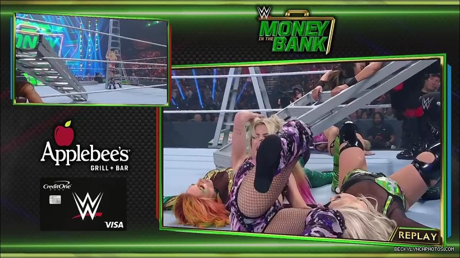 WWE_Money_In_The_Bank_2022_720p_WEB_h264-HEEL_mp4_000974787.jpg