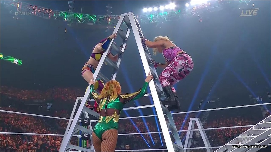 WWE_Money_In_The_Bank_2022_720p_WEB_h264-HEEL_mp4_001089587.jpg