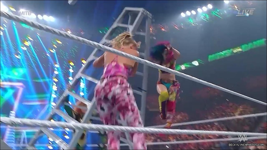 WWE_Money_In_The_Bank_2022_720p_WEB_h264-HEEL_mp4_001090387.jpg