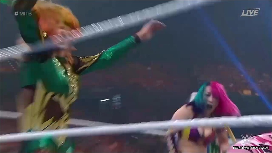 WWE_Money_In_The_Bank_2022_720p_WEB_h264-HEEL_mp4_001095187.jpg