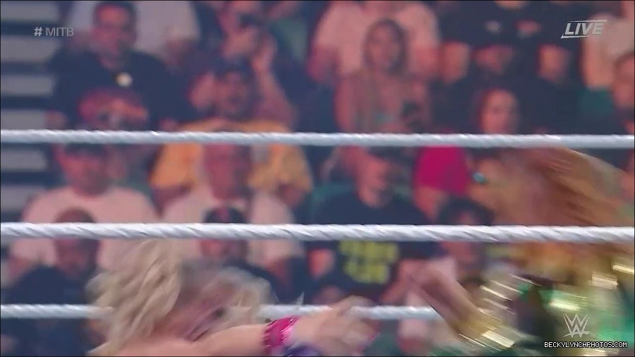 WWE_Money_In_The_Bank_2022_720p_WEB_h264-HEEL_mp4_001107854.jpg