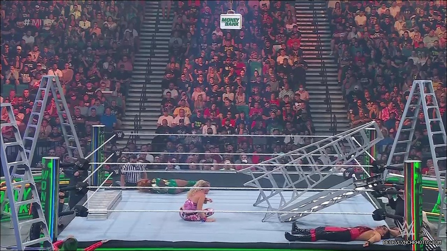 WWE_Money_In_The_Bank_2022_720p_WEB_h264-HEEL_mp4_001111054.jpg