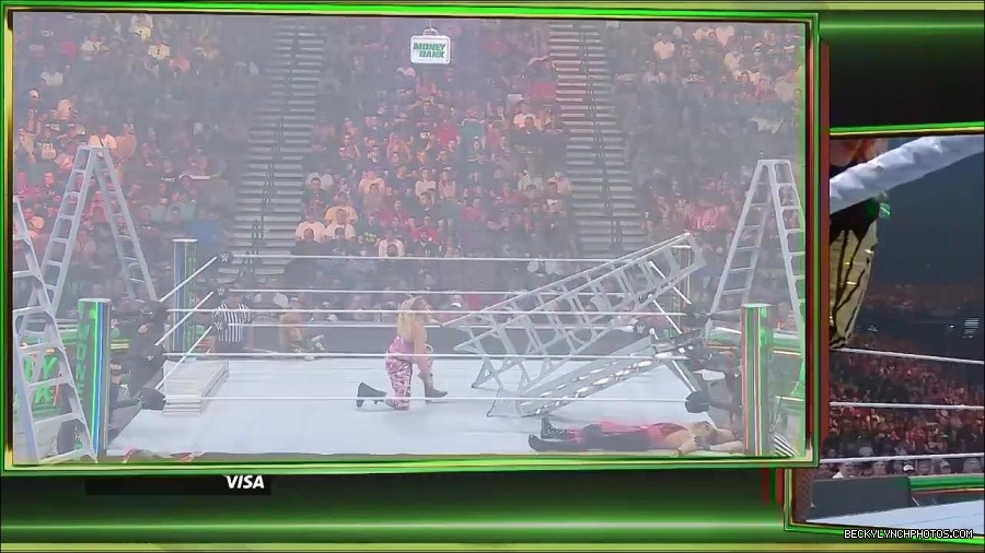 WWE_Money_In_The_Bank_2022_720p_WEB_h264-HEEL_mp4_001112254.jpg