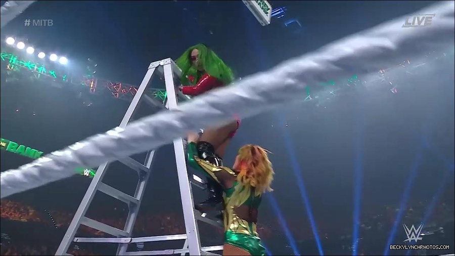 WWE_Money_In_The_Bank_2022_720p_WEB_h264-HEEL_mp4_001306254.jpg
