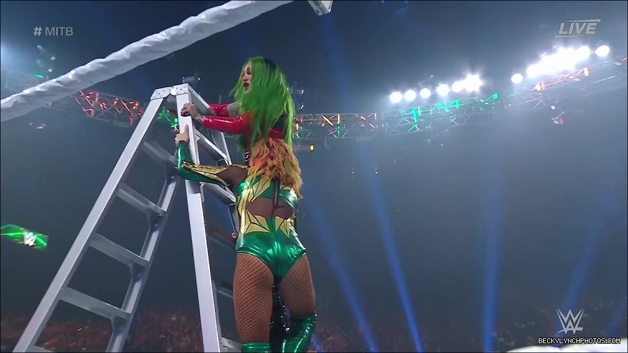 WWE_Money_In_The_Bank_2022_720p_WEB_h264-HEEL_mp4_001308654.jpg