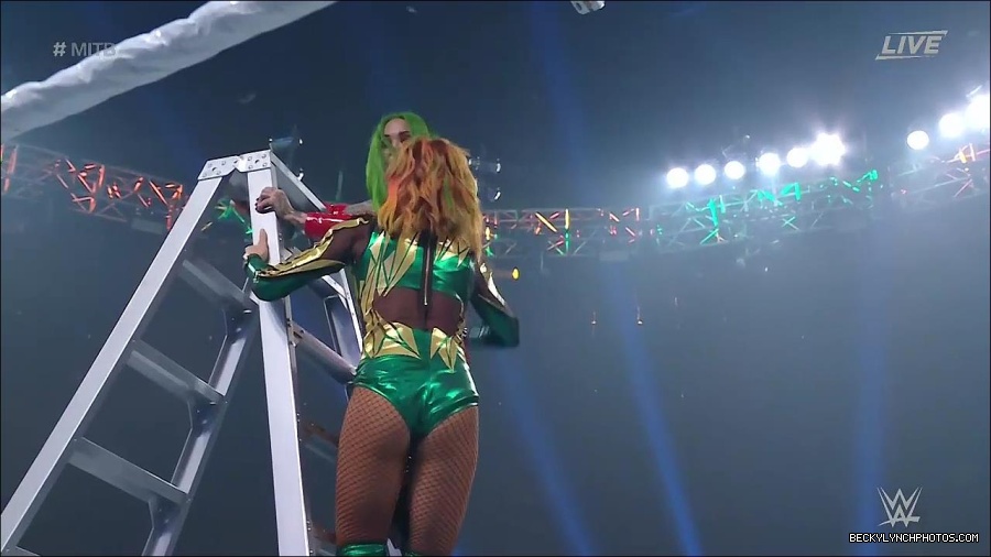 WWE_Money_In_The_Bank_2022_720p_WEB_h264-HEEL_mp4_001309454.jpg