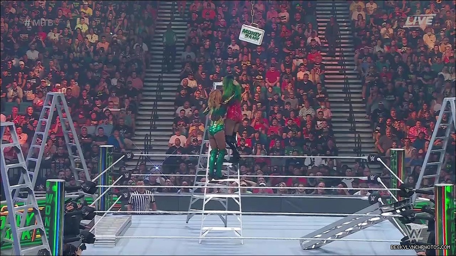 WWE_Money_In_The_Bank_2022_720p_WEB_h264-HEEL_mp4_001309854.jpg