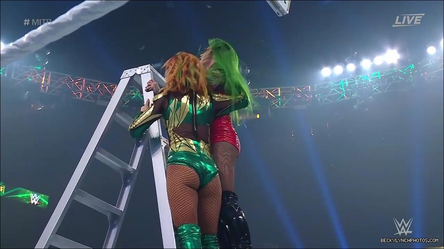 WWE_Money_In_The_Bank_2022_720p_WEB_h264-HEEL_mp4_001311454.jpg