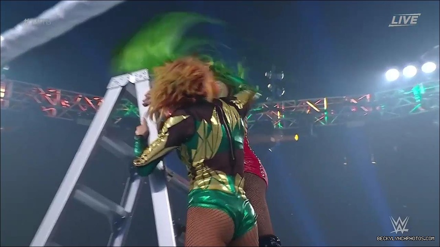 WWE_Money_In_The_Bank_2022_720p_WEB_h264-HEEL_mp4_001312254.jpg