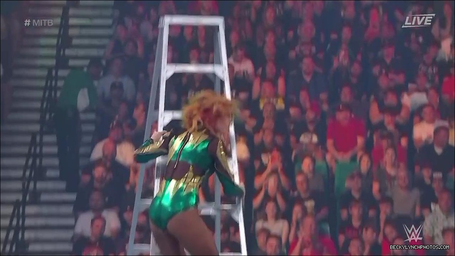 WWE_Money_In_The_Bank_2022_720p_WEB_h264-HEEL_mp4_001319454.jpg