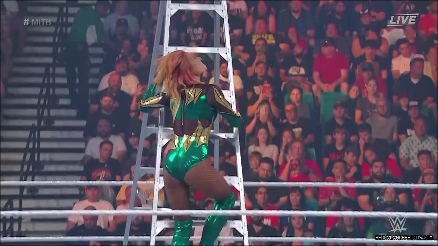 WWE_Money_In_The_Bank_2022_720p_WEB_h264-HEEL_mp4_001319854.jpg