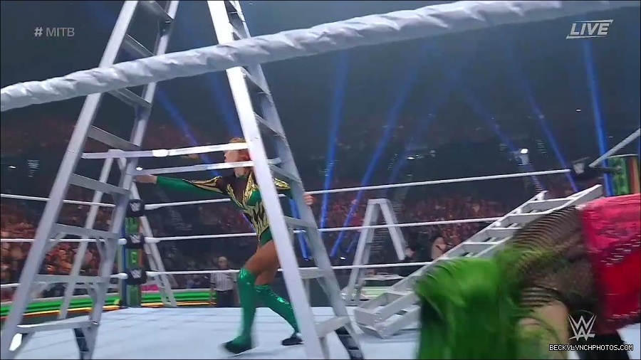 WWE_Money_In_The_Bank_2022_720p_WEB_h264-HEEL_mp4_001323454.jpg