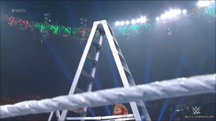 WWE_Money_In_The_Bank_2022_720p_WEB_h264-HEEL_mp4_001325054.jpg