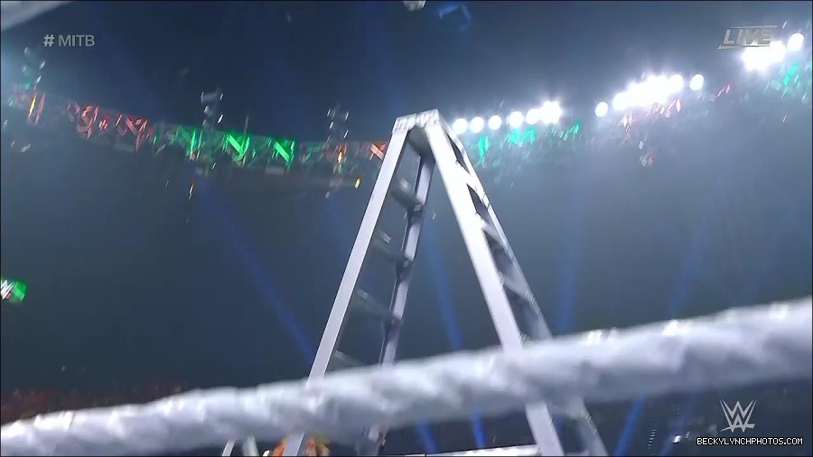 WWE_Money_In_The_Bank_2022_720p_WEB_h264-HEEL_mp4_001326254.jpg