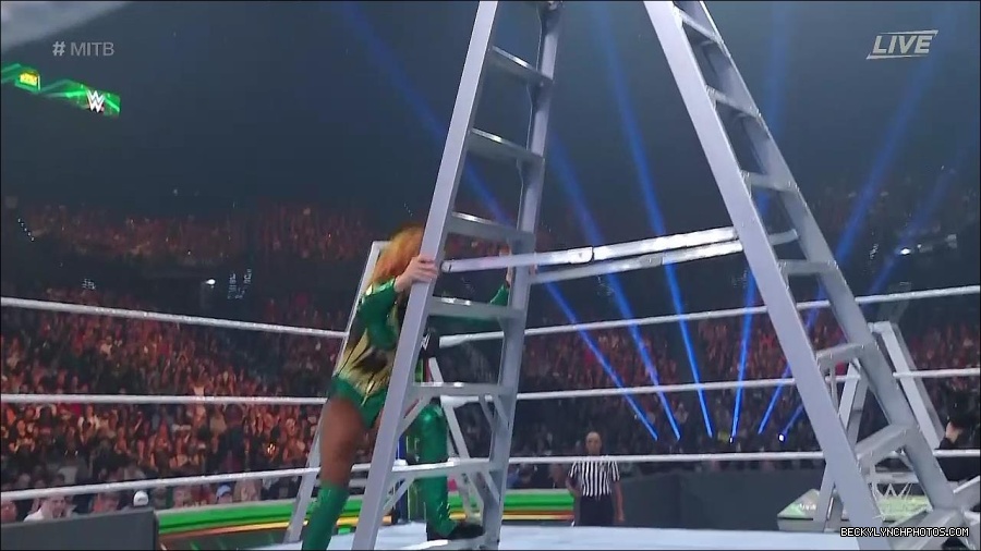 WWE_Money_In_The_Bank_2022_720p_WEB_h264-HEEL_mp4_001327054.jpg