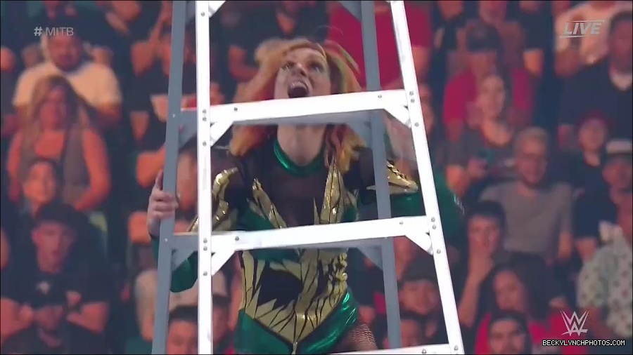 WWE_Money_In_The_Bank_2022_720p_WEB_h264-HEEL_mp4_001328654.jpg