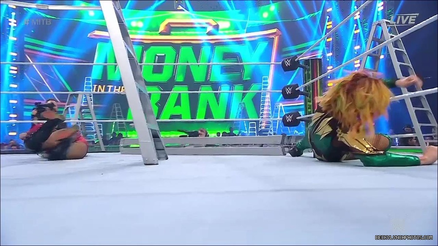 WWE_Money_In_The_Bank_2022_720p_WEB_h264-HEEL_mp4_001368654.jpg