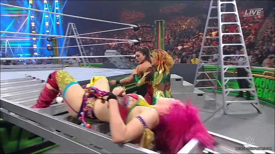 WWE_Money_In_The_Bank_2022_720p_WEB_h264-HEEL_mp4_001506187.jpg
