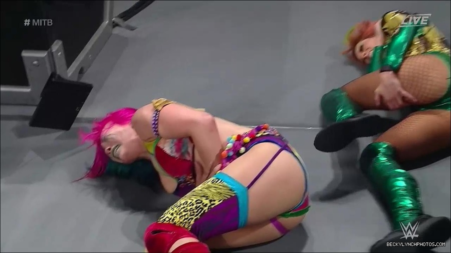 WWE_Money_In_The_Bank_2022_720p_WEB_h264-HEEL_mp4_001537787.jpg