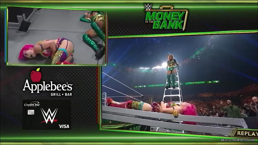 WWE_Money_In_The_Bank_2022_720p_WEB_h264-HEEL_mp4_001544987.jpg