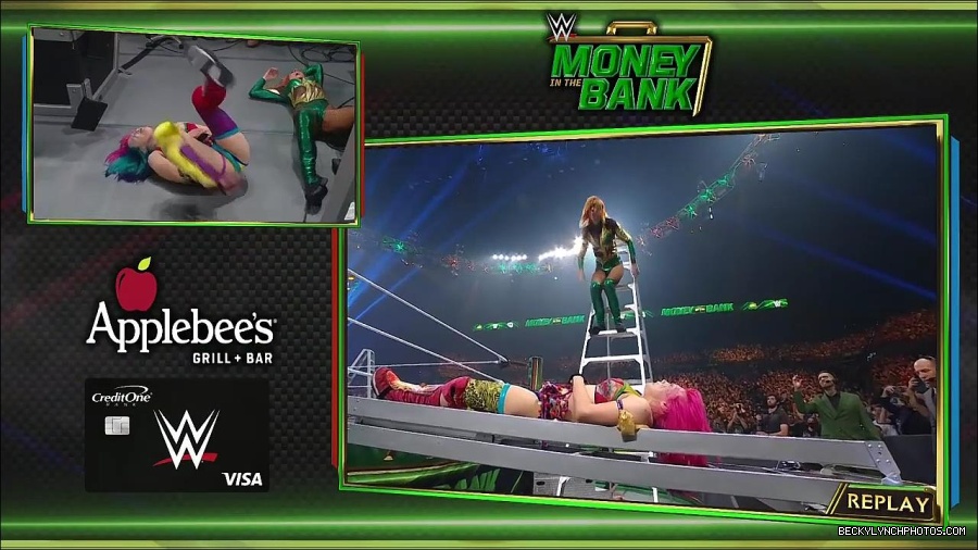 WWE_Money_In_The_Bank_2022_720p_WEB_h264-HEEL_mp4_001546187.jpg