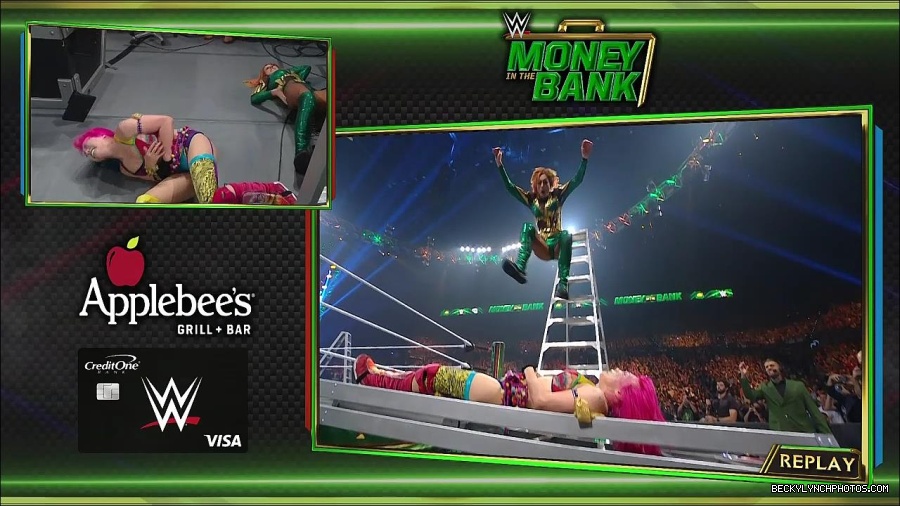 WWE_Money_In_The_Bank_2022_720p_WEB_h264-HEEL_mp4_001547387.jpg