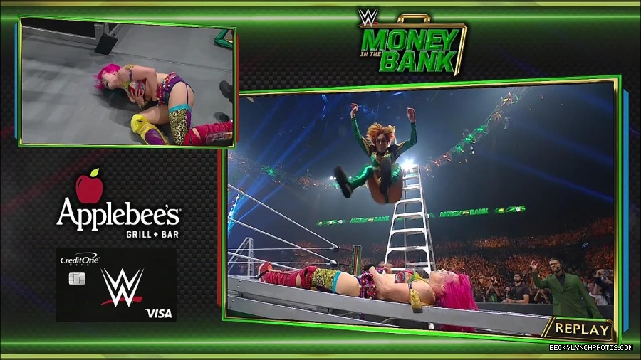 WWE_Money_In_The_Bank_2022_720p_WEB_h264-HEEL_mp4_001548587.jpg