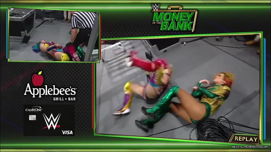WWE_Money_In_The_Bank_2022_720p_WEB_h264-HEEL_mp4_001550987.jpg