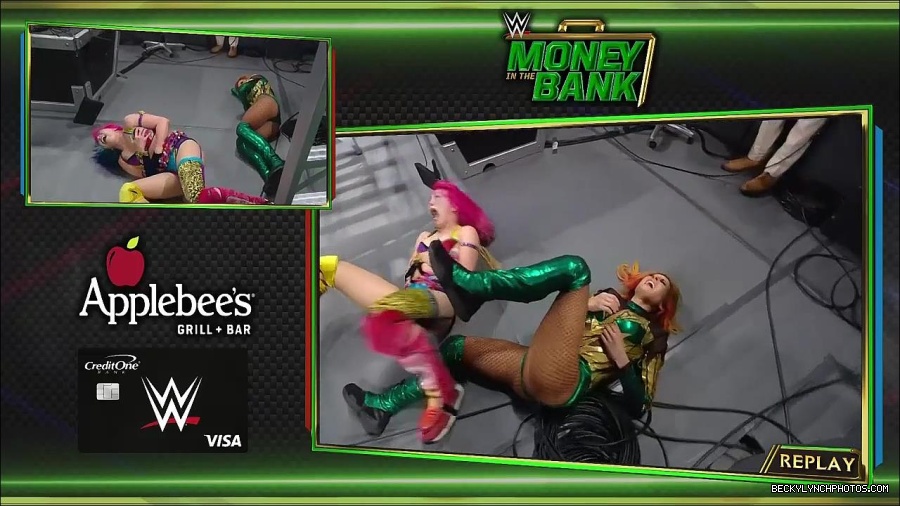 WWE_Money_In_The_Bank_2022_720p_WEB_h264-HEEL_mp4_001552187.jpg