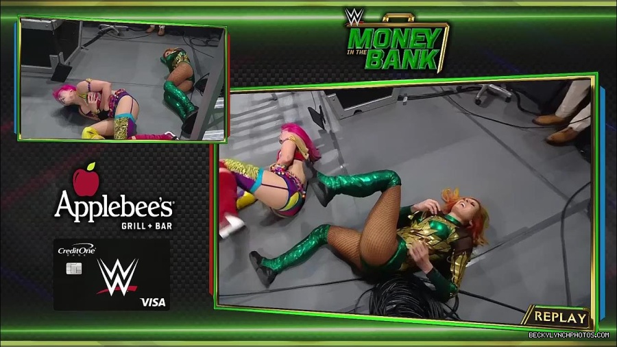 WWE_Money_In_The_Bank_2022_720p_WEB_h264-HEEL_mp4_001552587.jpg