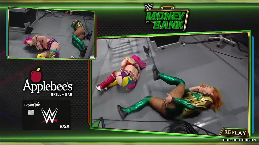 WWE_Money_In_The_Bank_2022_720p_WEB_h264-HEEL_mp4_001552987.jpg