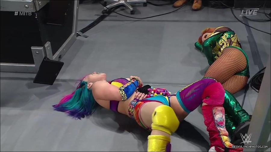 WWE_Money_In_The_Bank_2022_720p_WEB_h264-HEEL_mp4_001556187.jpg